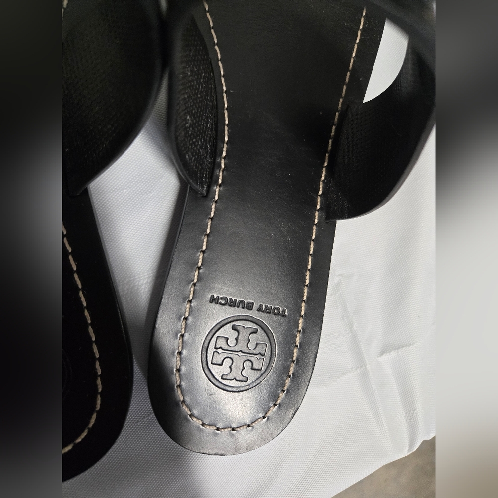Tory Burch Sandals. - Picture 2 of 10